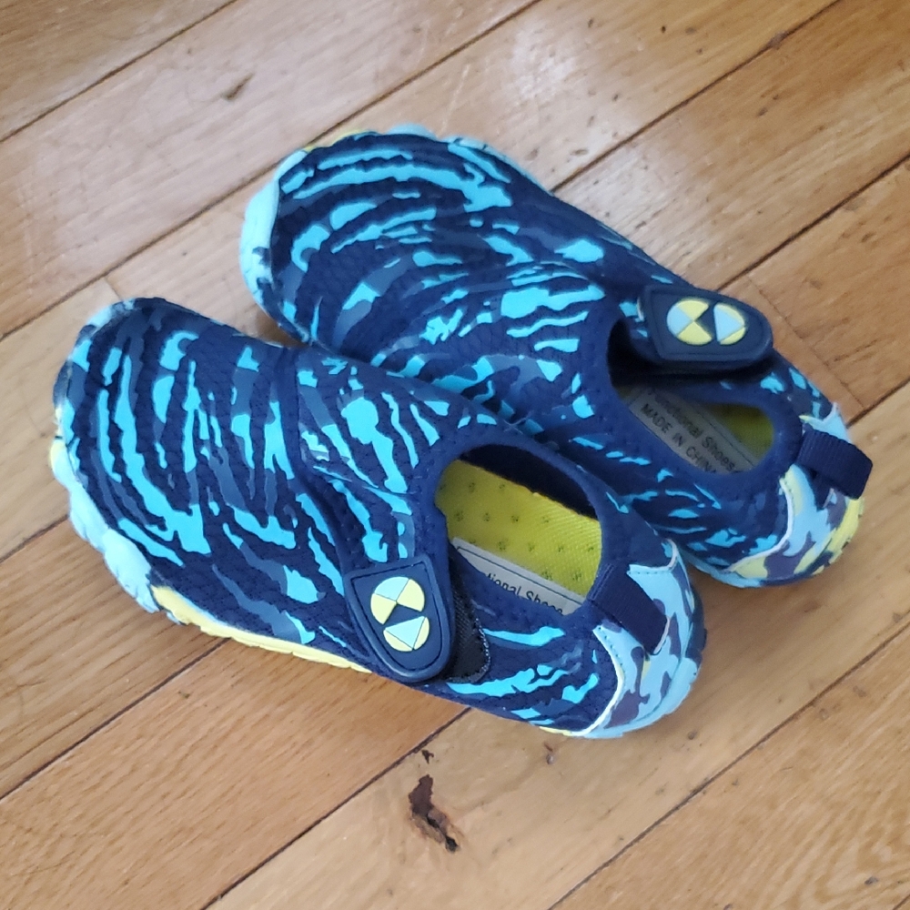 Little Kids Water Shoes Size 11.5